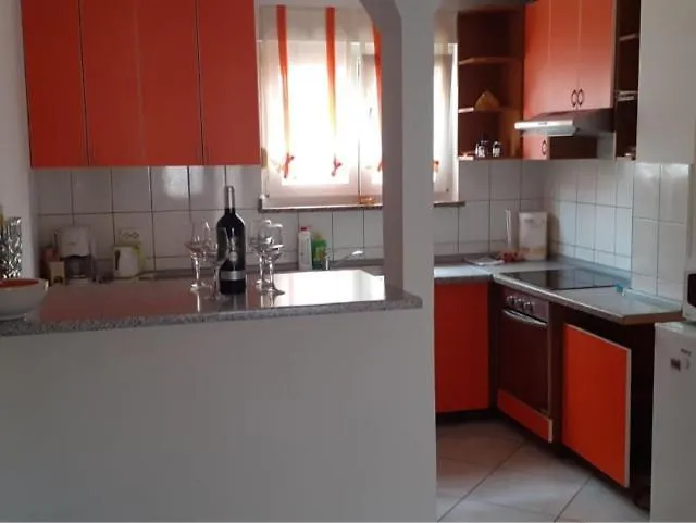 Senoina Ulica 36 Jm * Pula